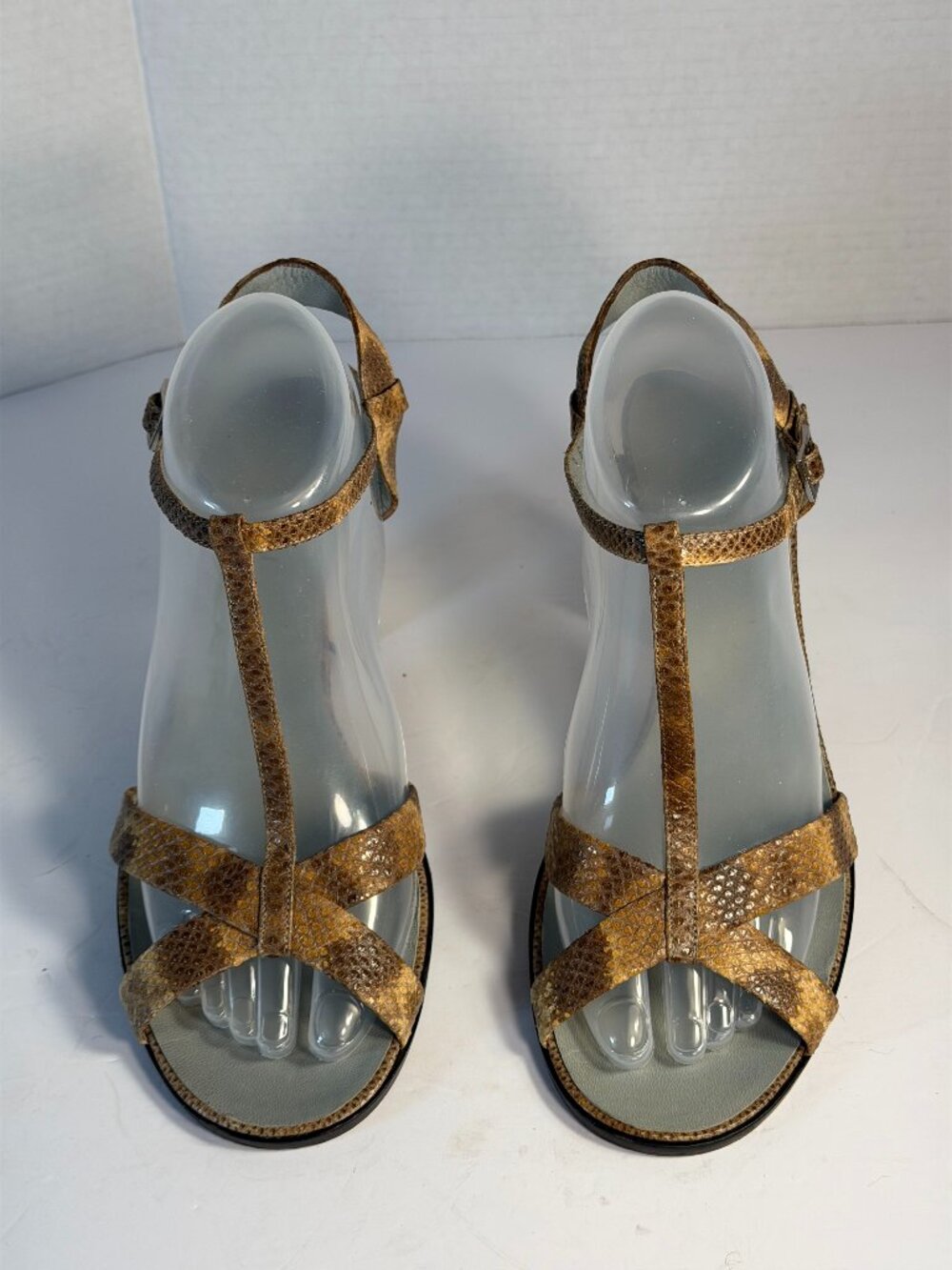 Gucci Sandals size 9B - Picture 8 of 16